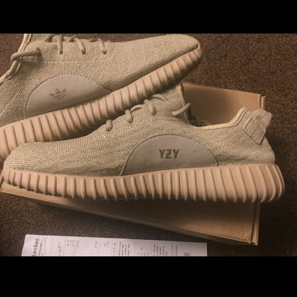 Adidas Yeezy Boost - Picture 1 of 3
